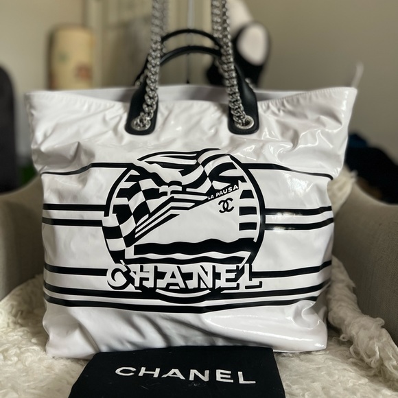 CHANEL Handbags - Chanel La Pausa Tote Bag